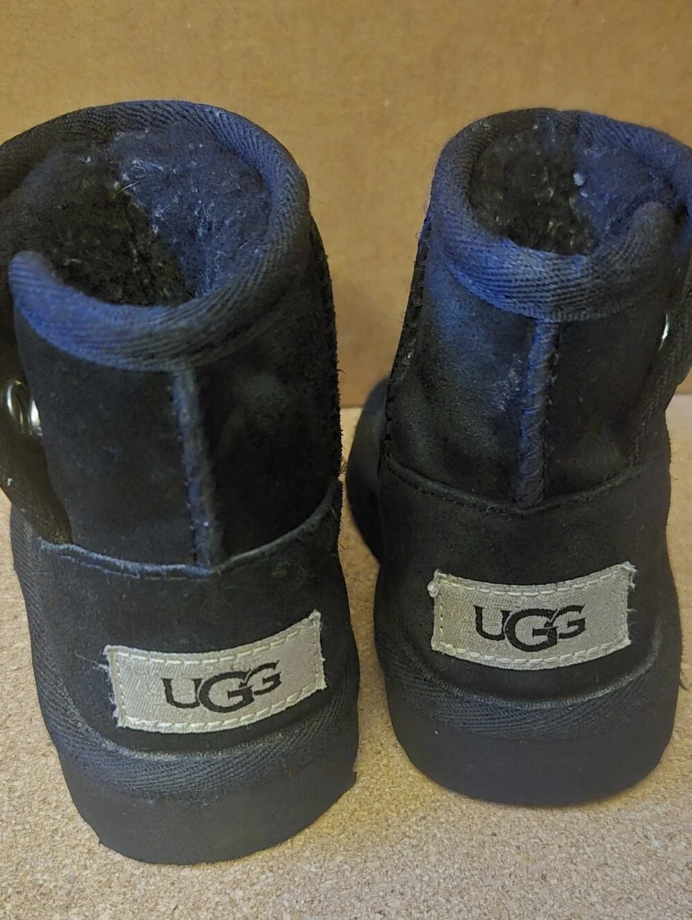 UGG Kids Classic Short Boot - Black Suede Size 7